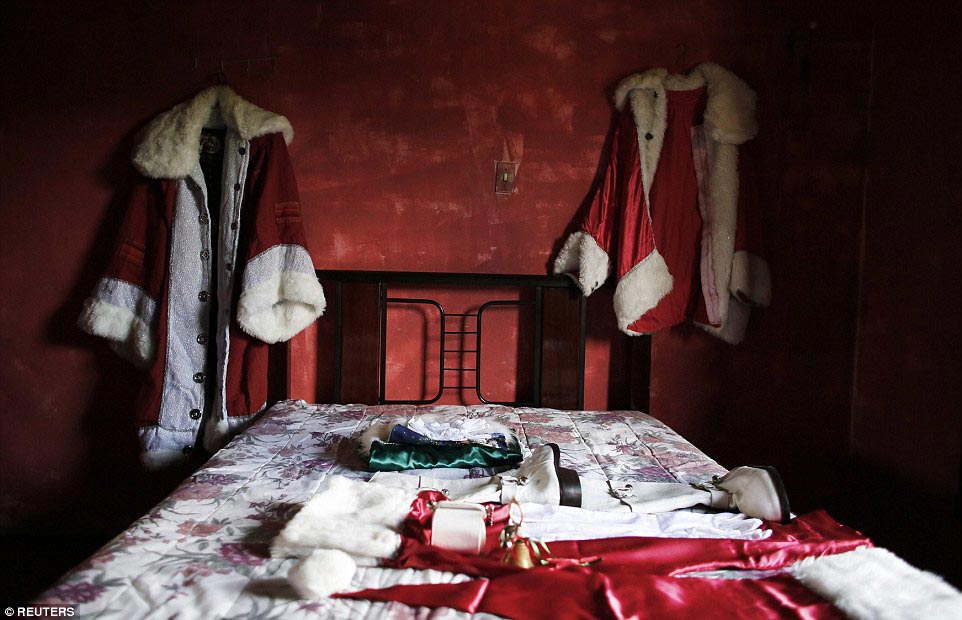 санта клаус покрыл все тело татуировками, татуировки на теле санта клауса, Витор Мартинс, Vitor Martins, бразильский санта клаус тату