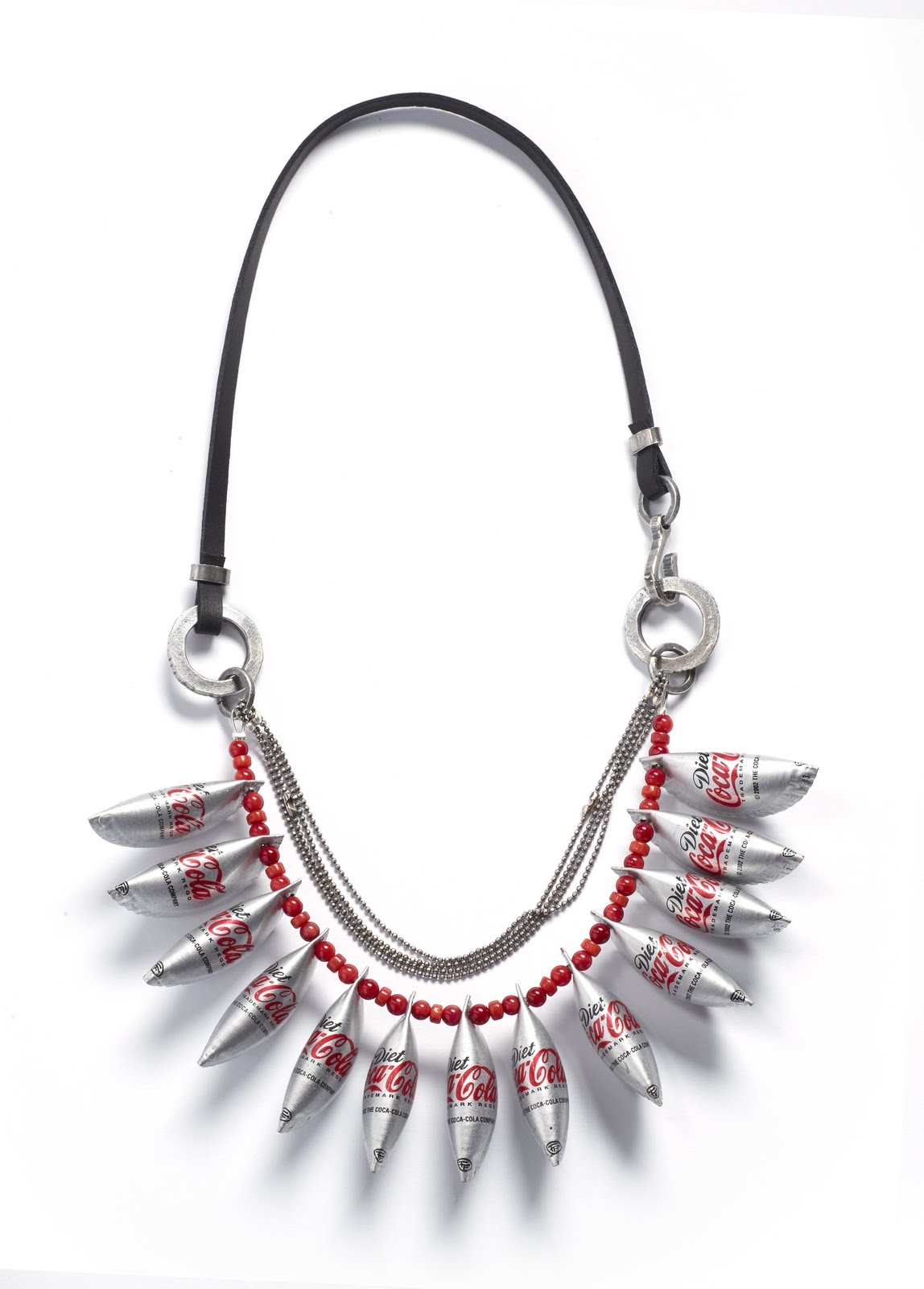 Украшения, из металлических пробок, от бутылок, дизайнер, Йоав Котик,  Yoav Kotik