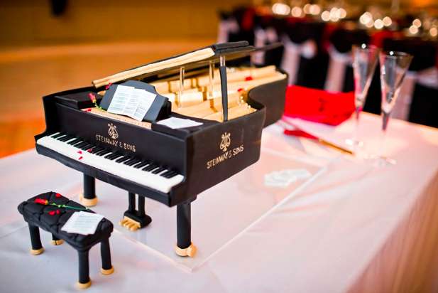 Бывший инженер НАСА создает шикарные торты, напоминающие предметы быта еда,торт, гиперреализм, Бывший инженер НАСА, шикарные торты, BethAnn Goldberg, Studio Cake