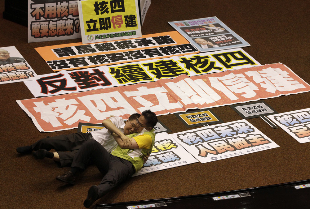 Зрелищные драки политиков со всего света драки политиков, кулачные бои депутатов, подрались депутаты, Киев, верховная рада, со всего света