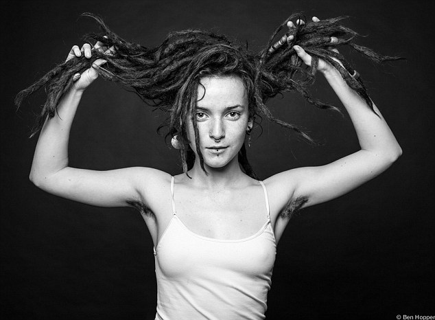 Девушки с небритыми подмышками, фотограф Бен Хоппер, Ben Hopper, модели не брили подмышки,