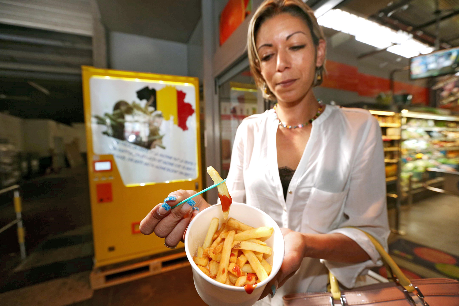 Живые крабы и другие неожиданные вещи, которые можно купить в торговом автомате что можно купить в торговом автомате, неожиданные вещи которые можно купить в торговом автомате