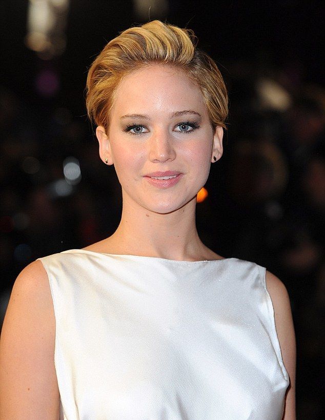 при помощи макияжа в голливудских женщин, парень макияж превращается в женщин Голливуда, Паоло Бальестерос, Paolo Ballesteros