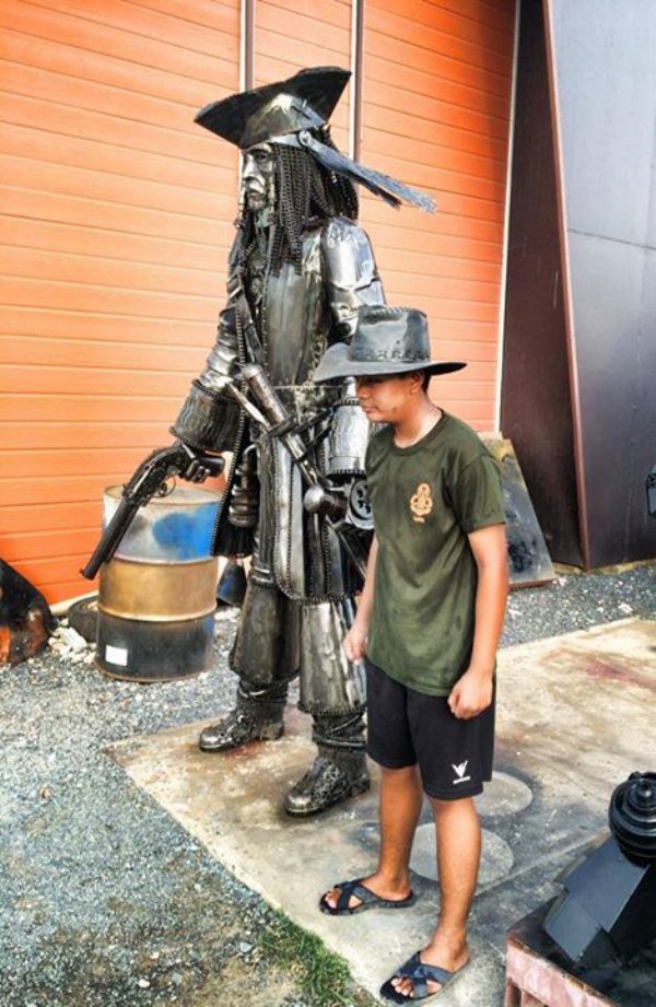 скульптуры из металлолома, Пан Хун Лек, Ban Hun Lek, халк из металлолома 