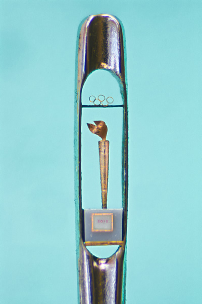 микро скульптуры в игольном ушке, крошечные скульптуры игольное ушко, Уилларда Уигана, Willard Wigan