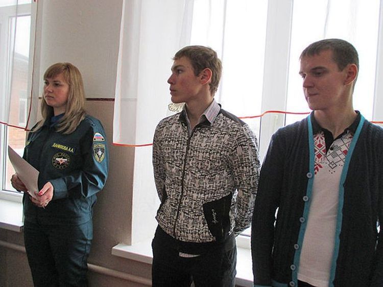 Герои, Россия, спасли, жизни, люди, вытащил, пожар, школьники