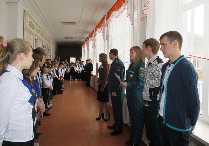 Герои, Россия, спасли, жизни, люди, вытащил, пожар, школьники