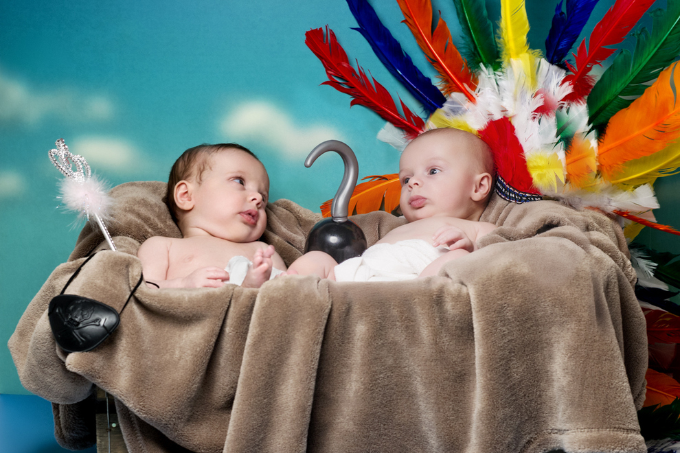 Милые, малыши, дети, младненцы, воссоздают, сцены, из знаменитых фильмов, детских, книг