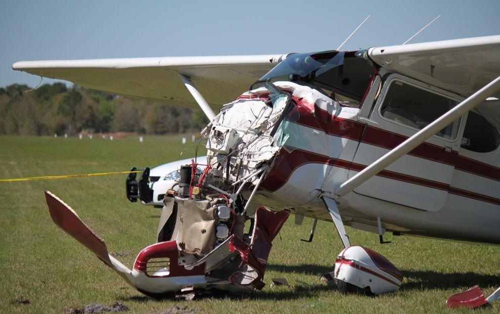 Парашютист столкнулся с самолетом, самолет врезался в парашютиста, Джон Фрост ,John Frost, Шеннон Трамбле, Shannon Trembley