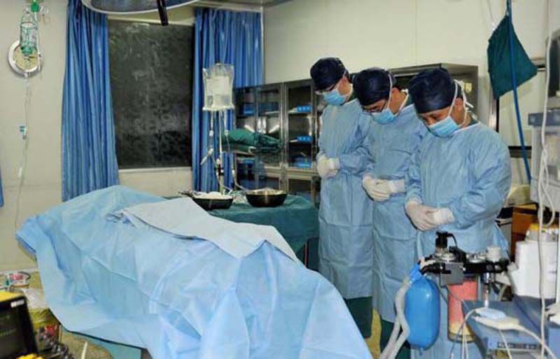 Трогательный и по-настоящему сильный поступок мальчика больного раком для своей мамы Чэнь Сяотянь, Chen Xiaotian, мальчик пожертвовал ради матери, отдал маме почку, рак мозка