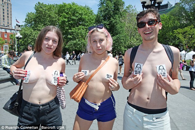 Полуобнажённые женщины Нью-Йорка протестуют против цензуры в Интернете свободу соскам, женщины против цензуры, топлесс цензура Инстаграм