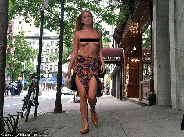 Полуобнажённые женщины Нью-Йорка протестуют против цензуры в Интернете свободу соскам, женщины против цензуры, топлесс цензура Инстаграм