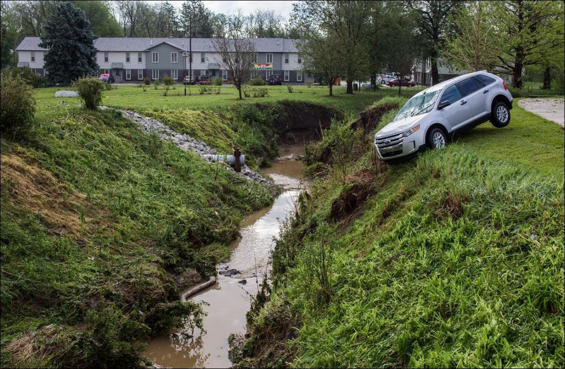 град Небраска, последствия града Небраска, град теннисный мяч