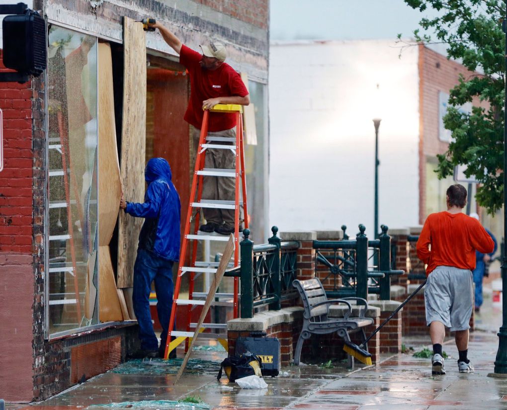 град Небраска, последствия града Небраска, град теннисный мяч