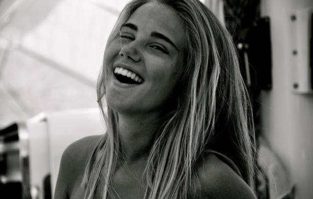 Фанатке из Бельгии модельный контакт,  Аксель Деспигелэр, Axelle Despiegelaere, болельщице модельный контракт L'Oreal, 