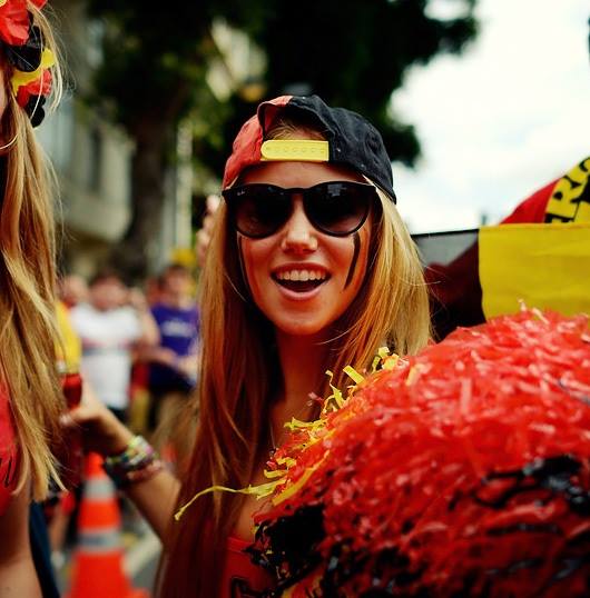 Фанатке из Бельгии модельный контакт,  Аксель Деспигелэр, Axelle Despiegelaere, болельщице модельный контракт L'Oreal, 