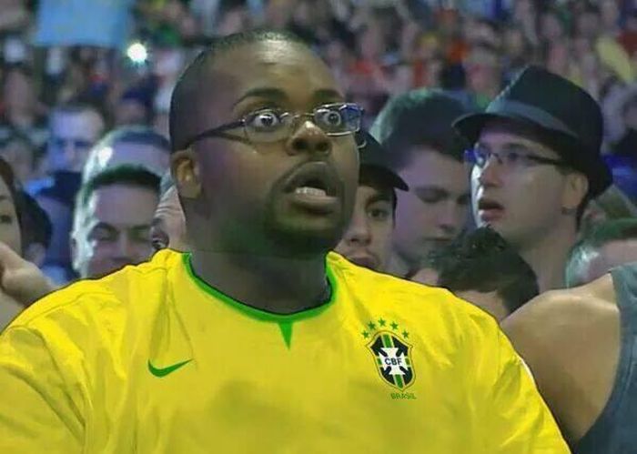 агония болельщиков Бразилии, разочарование фанатов Бразилии, разочарованные фанаты, Бразилия проиграла Германии