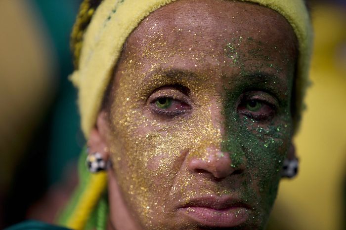 агония болельщиков Бразилии, разочарование фанатов Бразилии, разочарованные фанаты, Бразилия проиграла Германии