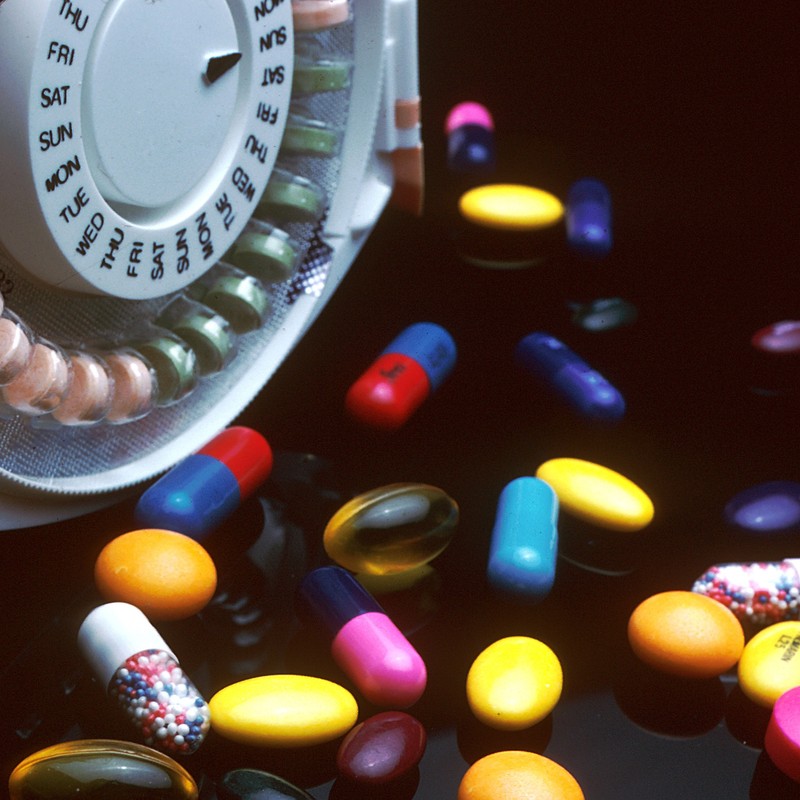 опасные бытовые отходы, утилизация опасных отходов, не следует выбрасывать в мусорное ведро