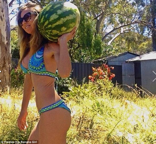 Необычная диета девушки из Австралии, которая съедает по 51 банану в день 51 кг бананов, фрукторианство, диета много фруктов, Лони Джейн Энтони, Loni Jane Anthony,