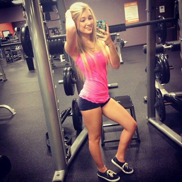 Анна Фэйт - новая звезда интернета, имеющая поразительное сходство с героиней мультфильма Анна Фэйт, Anna Faith, девушка похожа на Эльзу, Анна Фэйт героиня Холодное сердце