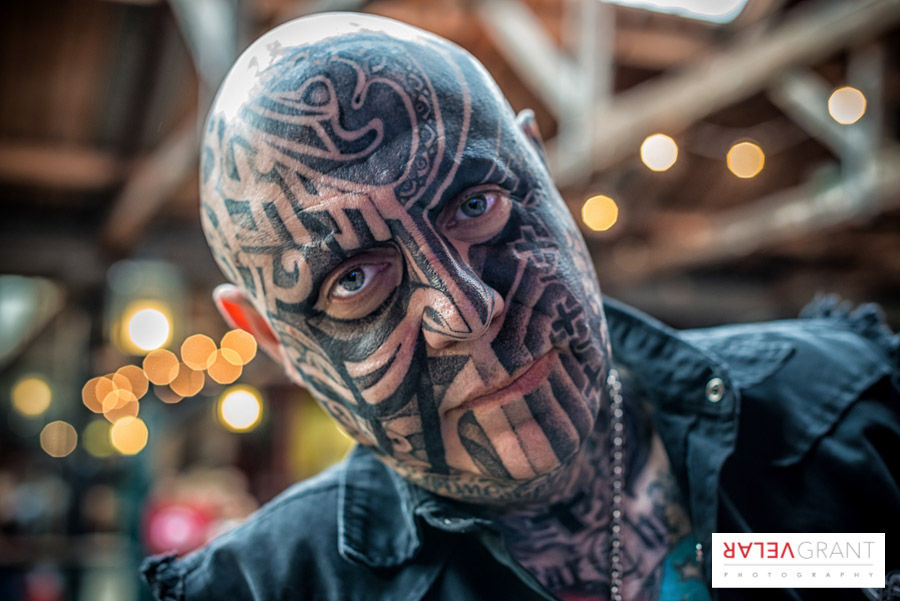 Из приличного семьянина в татуированное нечто забил всё тело татуировками, Кит Гордон, Keith Gordon, на старости забил тело татуировки, все тело тату Кит Гордон