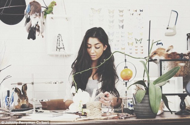 Таксидермистка съедает мясо животных, Эль Кей Elle Kaye