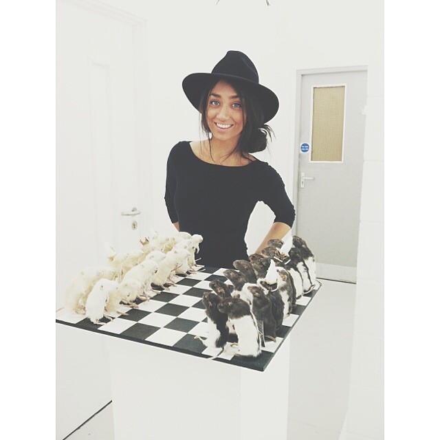 Таксидермистка съедает мясо животных, Эль Кей Elle Kaye