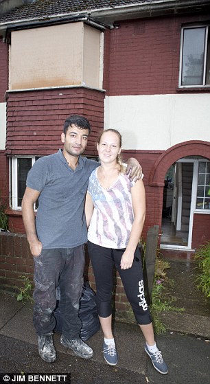 Аманж Иссен,Amanj Issen, Яна Станкевициуте, Jana Stankeviciute, сюрприз со свечами пожар, сюрприз со свечами сгорел дом, спалил дом, романтический сюрприз