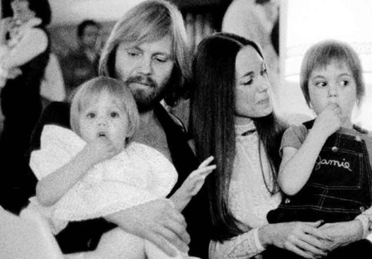 Интимныe тайны Анджелины Джоли, открывающие актрису с другой стороны интимные тайны анджелины джоли, скелеты в шкафу анджелина джоли