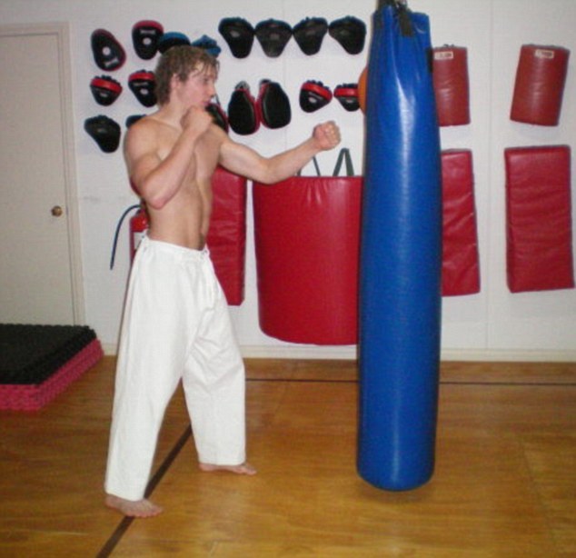 Сумасшедший шеф-повар из Австралии убил и сварил свою жену-транссексуала Marcus Peter Volke, Маркус Фольке, Mayang Prasetyo, Майанг Прасетио, повар убил жену транссексуала,