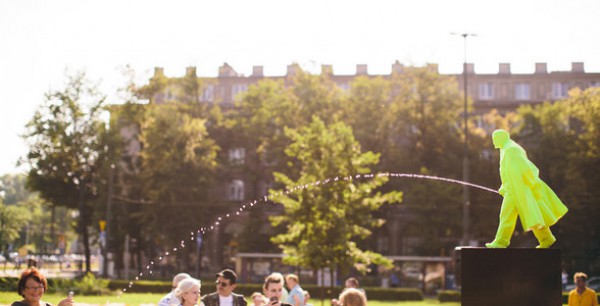 В Кракове появился скандальный памятник Ленину, памятник Ленину, писающий Ленин