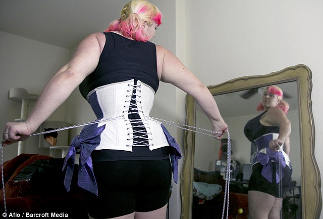 фанатка Джессики Рэббит, девушка хочет похожей на Джессику Рэббит, Пенни Браун, Penny Brown