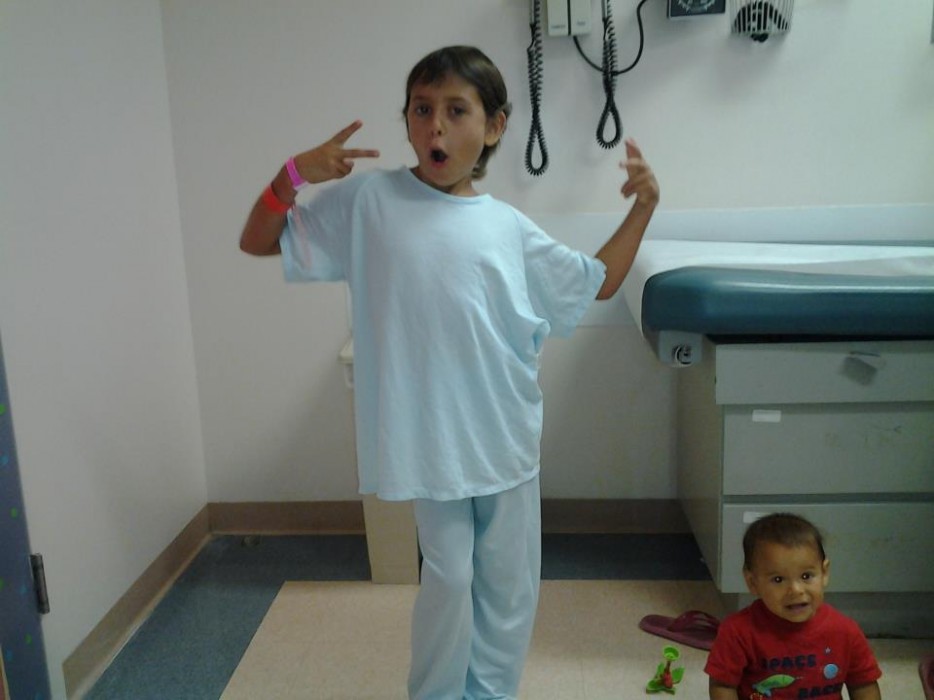 девочка изобрела рюкзак больные раком, i-pack, лечение рака изобрела рюкзак, Кайли Симондс, Kylie Simonds)