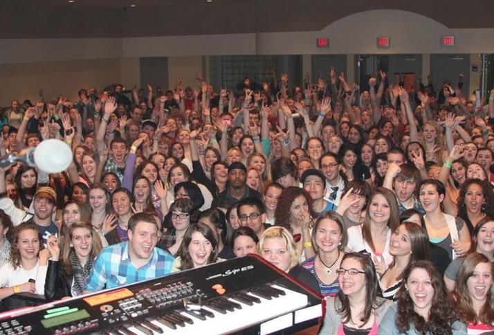 здесь что-то не так, лишние вещи на фото, лишние элементы на фотографиях