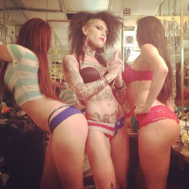 фото из гримерок, фотографии танцовщиц