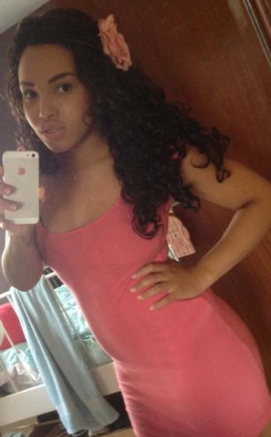 Невеста отказывалась идти к алтарю, пока жених не оплатил ей операцию по увеличению груди увеличение груди свадебный подарок, согласилась выйти замуж после увеличения груди, Рошель Бэтью, Rochelle Bathew