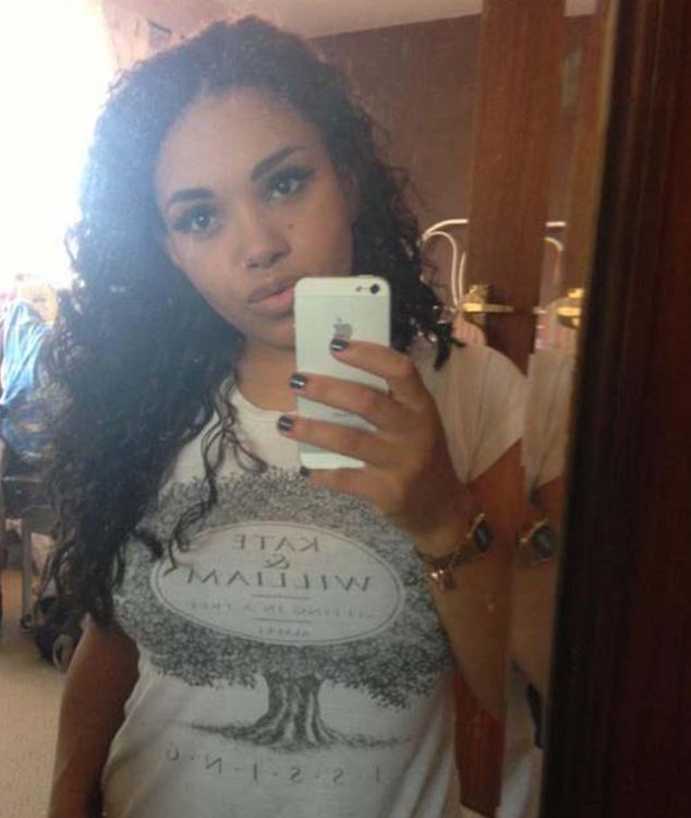 Невеста отказывалась идти к алтарю, пока жених не оплатил ей операцию по увеличению груди увеличение груди свадебный подарок, согласилась выйти замуж после увеличения груди, Рошель Бэтью, Rochelle Bathew