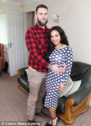 Невеста отказывалась идти к алтарю, пока жених не оплатил ей операцию по увеличению груди увеличение груди свадебный подарок, согласилась выйти замуж после увеличения груди, Рошель Бэтью, Rochelle Bathew