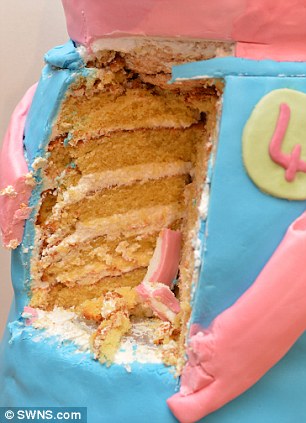 Огромный торт для дочки, торт в виде свинки Пеппы, гигантский торт в виде