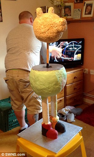 Огромный торт для дочки, торт в виде свинки Пеппы, гигантский торт в виде