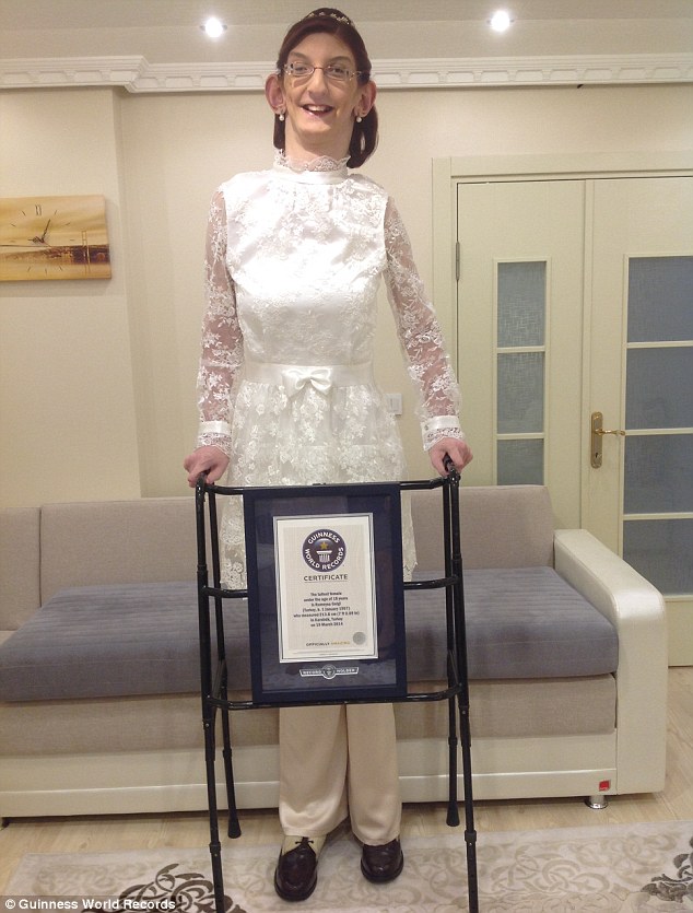 самая высокая девушка в мире, Румейса Гелги Rumeysa Gelgi, самый высокий подросток, книга рекордов гинесса