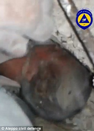 Махмуд щебень обломки здания, спасение ребенка обломки здания Сирия, спасение ребенок Сирия щебень, спасли ребенка Алеппо