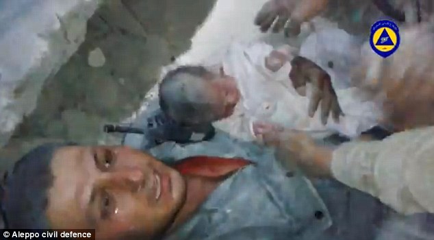 Махмуд щебень обломки здания, спасение ребенка обломки здания Сирия, спасение ребенок Сирия щебень, спасли ребенка Алеппо