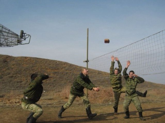 это россия детка, умом россию не понять, тем временем в России 