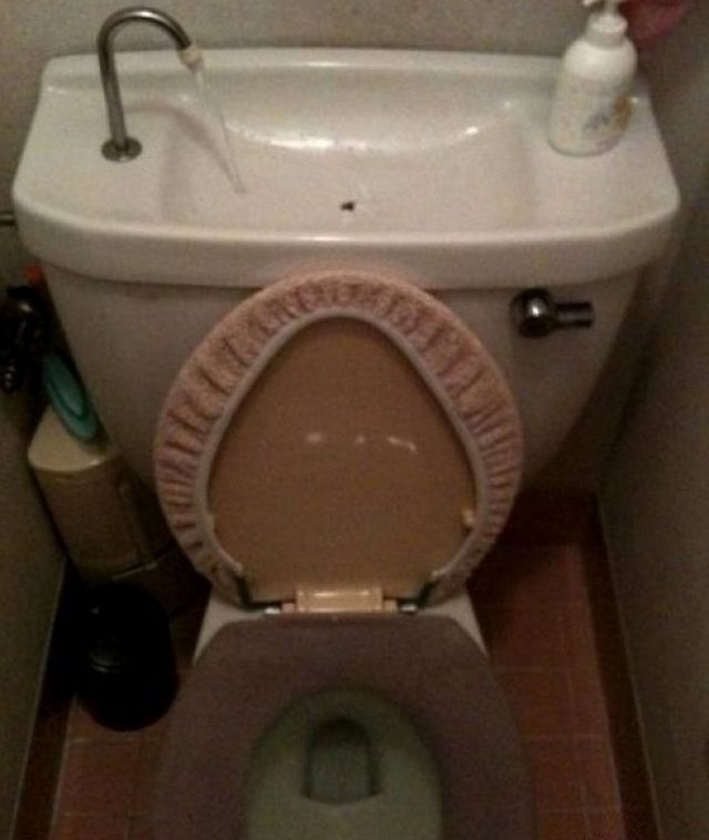 это россия детка, умом россию не понять, тем временем в России 