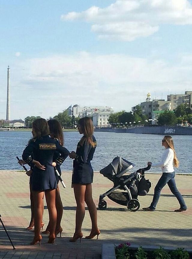 это россия детка, умом россию не понять, тем временем в России 