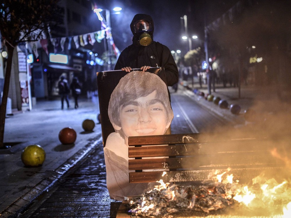 Острый народный протест в Турции, начавшийся после смерти невинного мальчика Протест в Турции, после смерти подростка, Беркин Эльван, Berkin Elvan