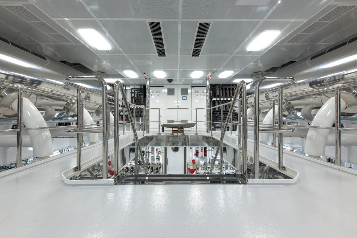 Внутри яхты Quattroelle, за 1 млн евро в неделю