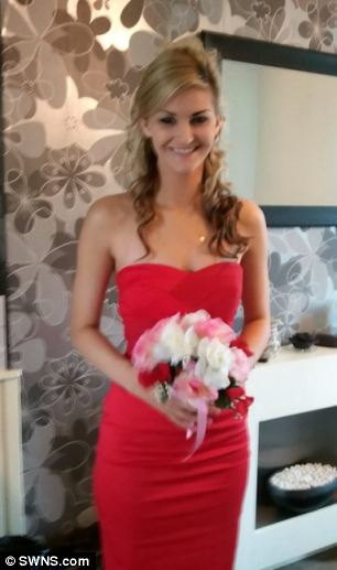 Девушка увеличила грудь с первого до пятого размера за счет пожертвований в интернете увеличила грудь пожертвования, Джемини Смит,Gemini Smith, с первого до пятого размера